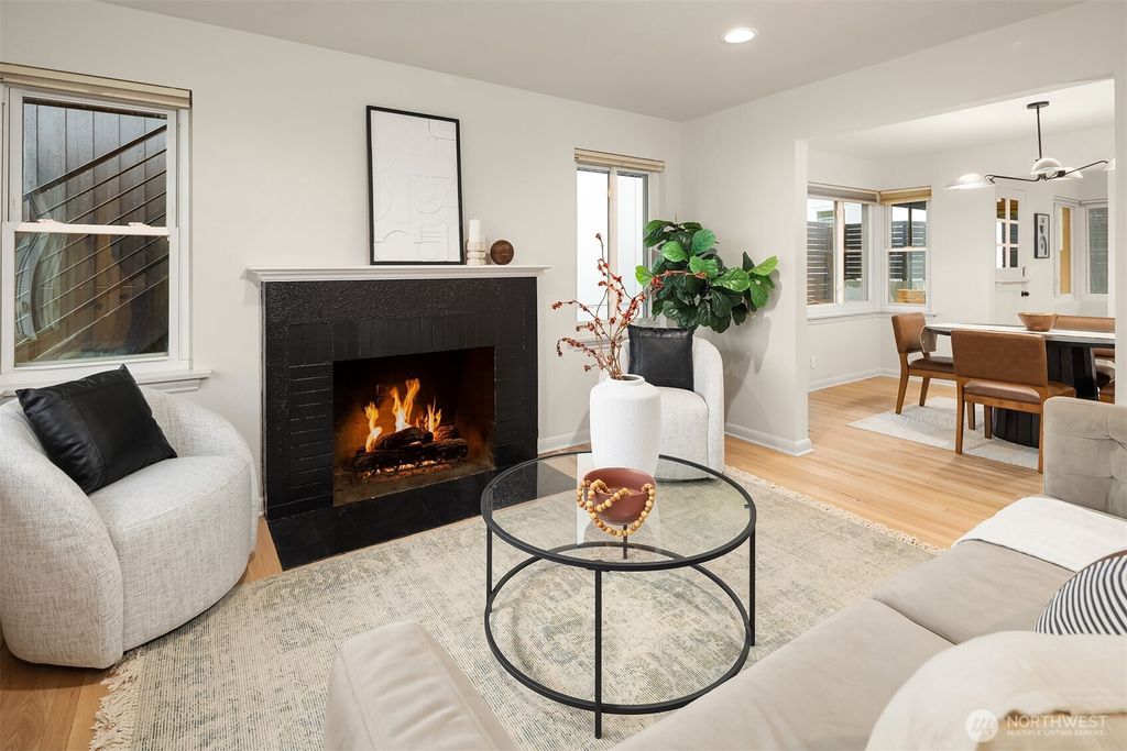 Photo of 1556 S Pearl Street, Seattle, WA 98108 (MLS # 2459201)