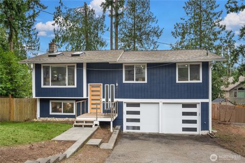 Photo of 21239 NE 10th Place, Sammamish, WA 98074 (MLS # 2484552)