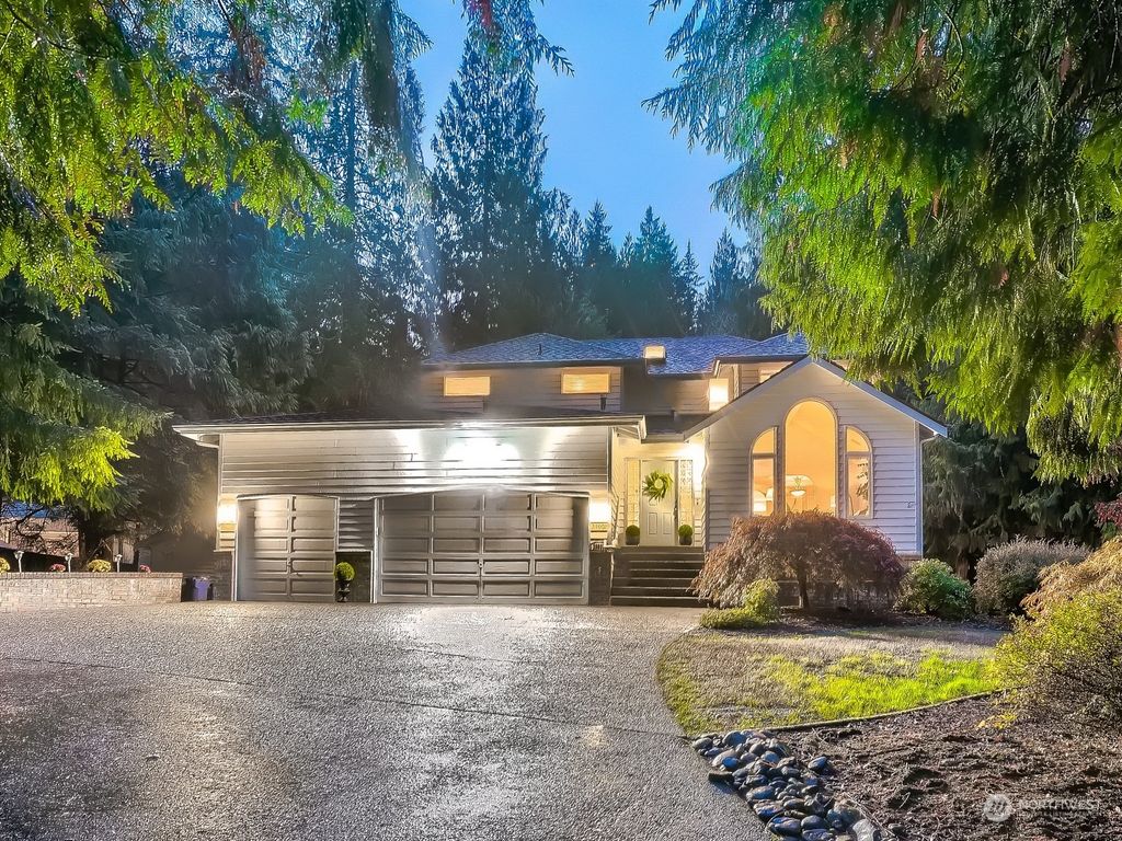 Photo of 23907 SE 241st Street, Maple Valley, WA 98038 (MLS # 2011829)