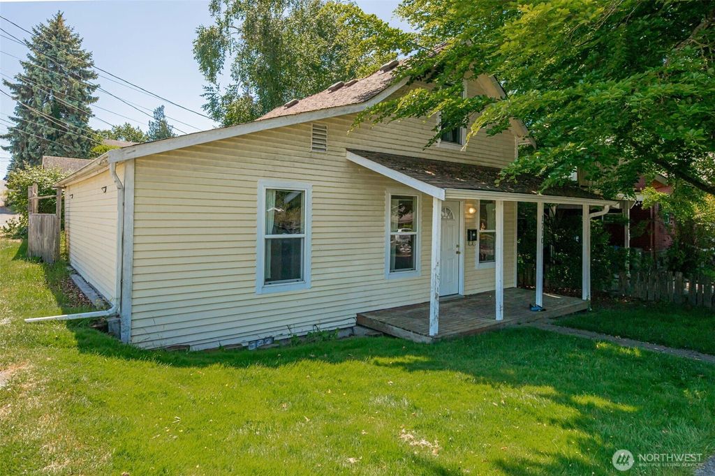 Photo of 1710 36th Street, Everett, WA 98201 (MLS # 2531056)