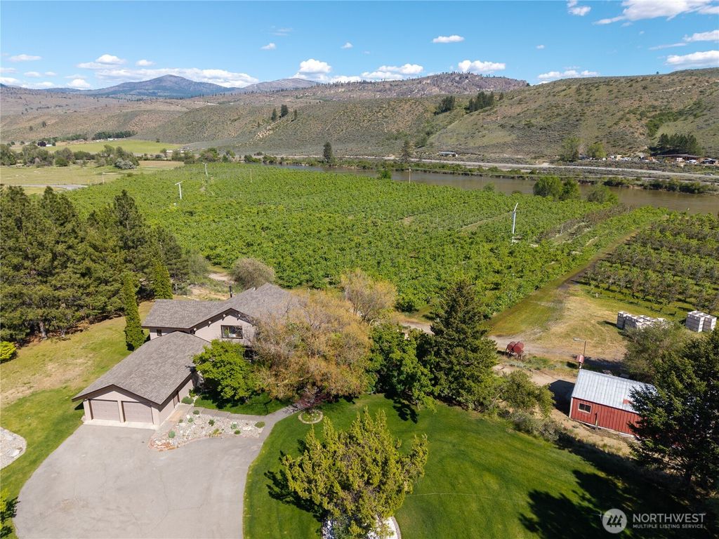 Photo of 13 Parkway St ST, Omak, WA 98841 (MLS # 2519784)