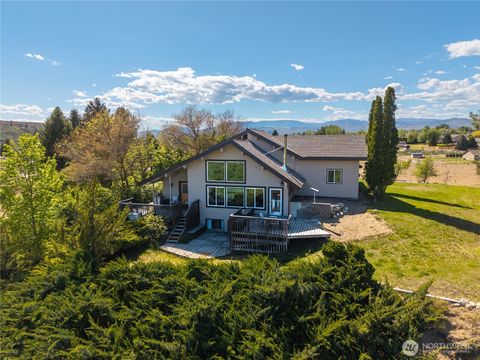Photo of 13 Parkway St ST, Omak, WA 98841 (MLS # 2519784)