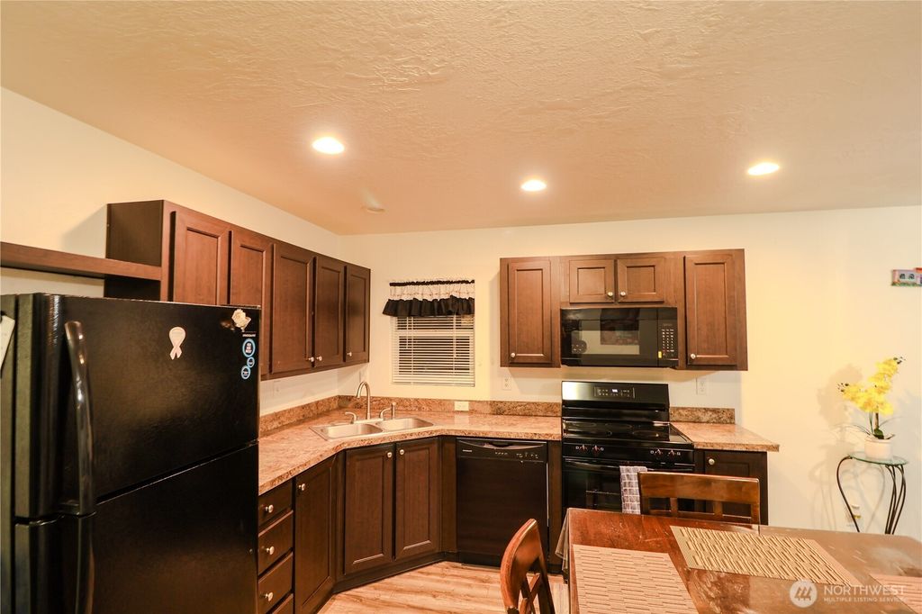 Photo of 203106 E Bowles Road #86, Kennewick, WA 99337 (MLS # 2476940)
