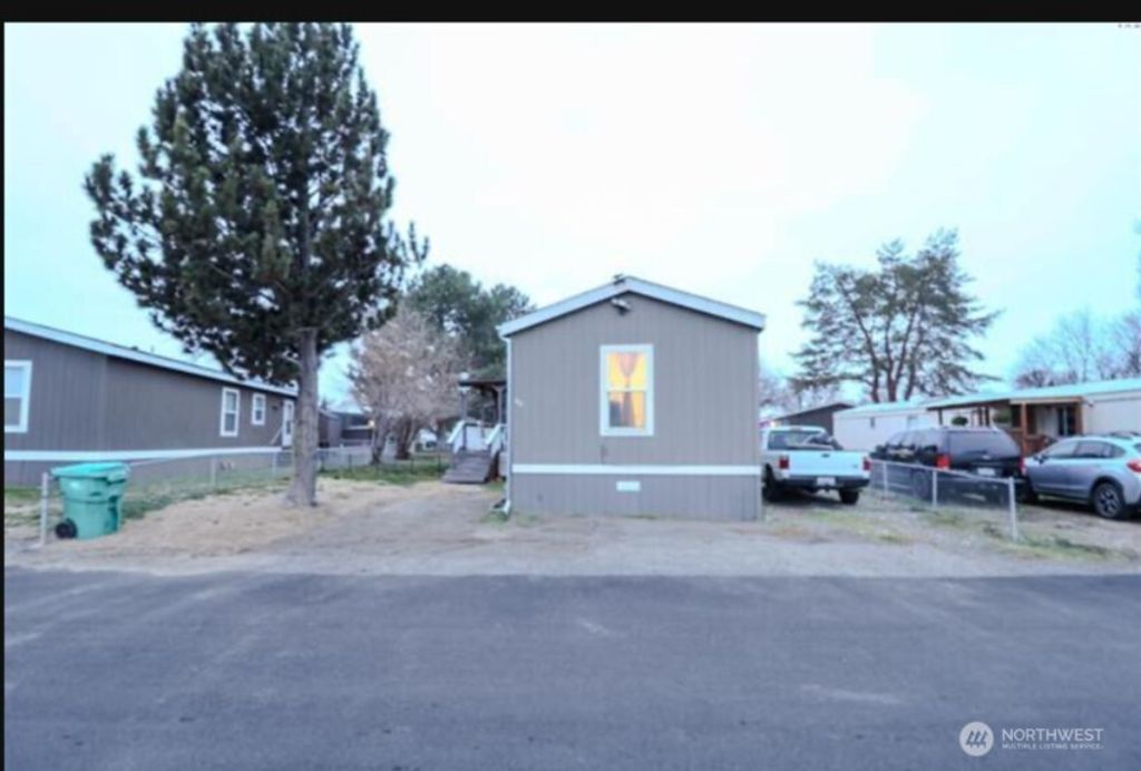 Photo of 203106 E Bowles Road #86, Kennewick, WA 99337 (MLS # 2476940)