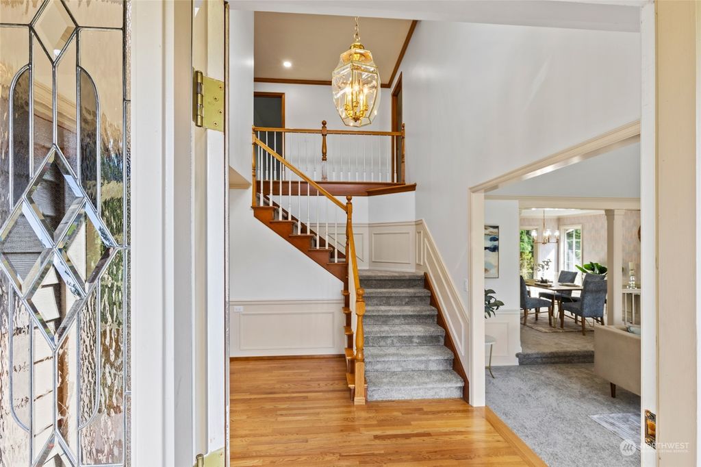 Photo of 4620 240th Avenue SE, Sammamish, WA 98029 (MLS # 2284642)