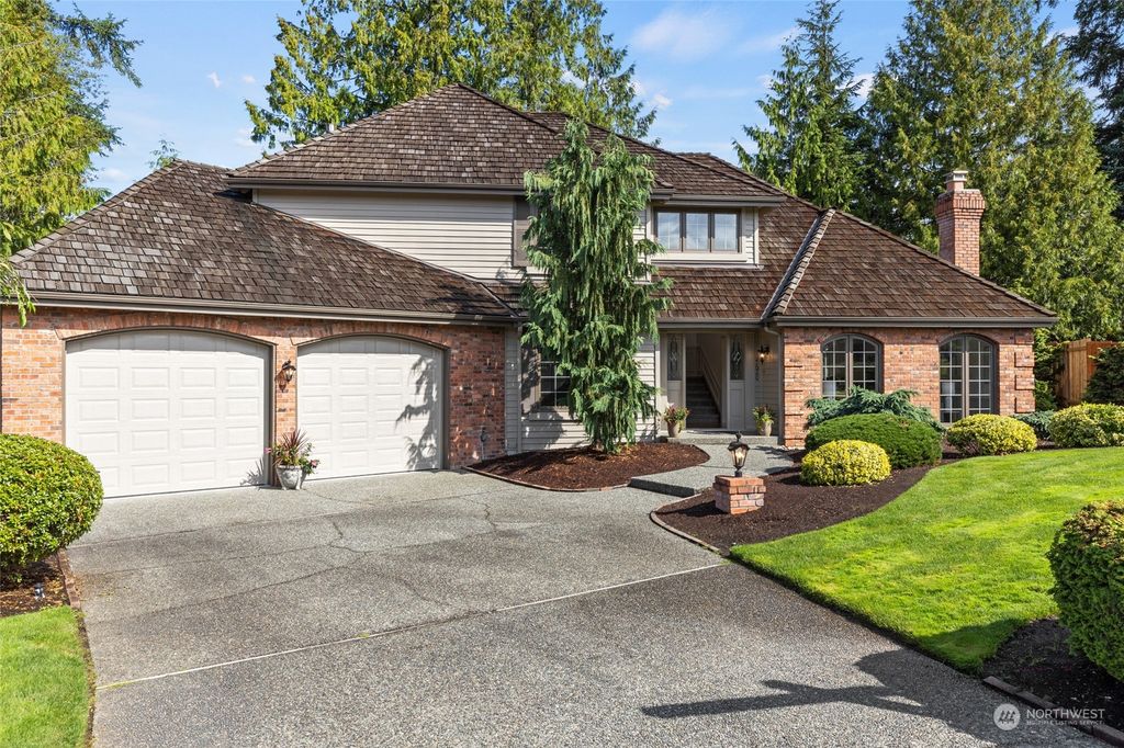 Photo of 4620 240th Avenue SE, Sammamish, WA 98029 (MLS # 2284642)