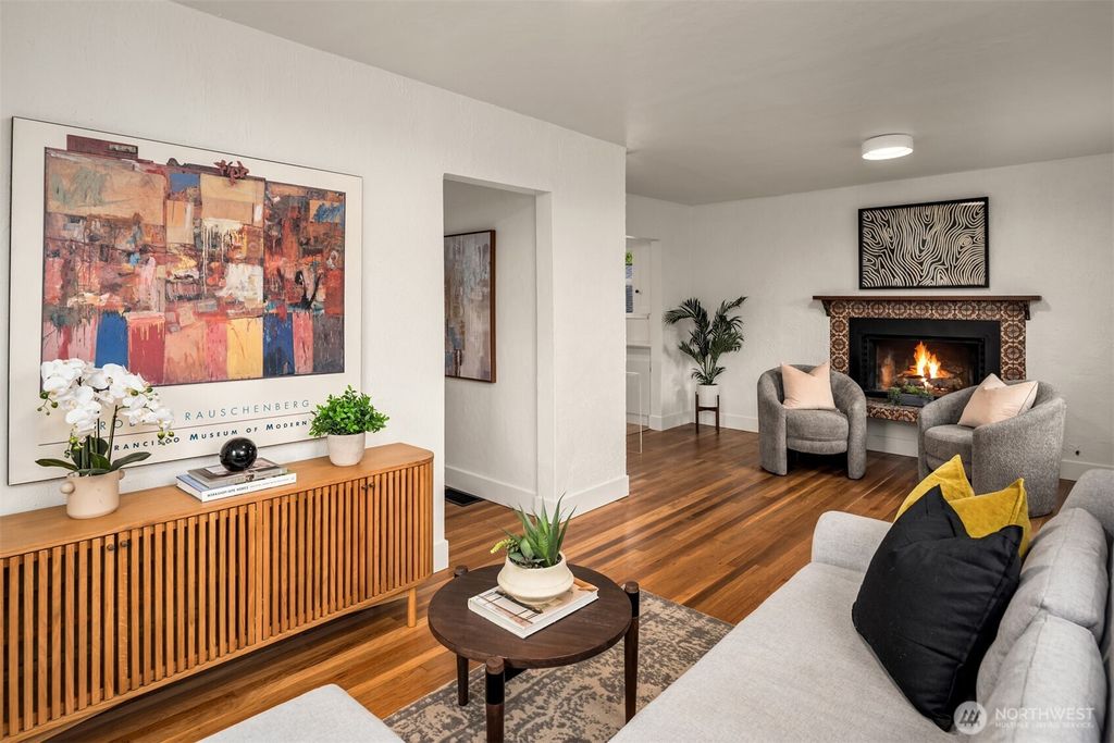 Photo of 312 NW 88th Street, Seattle, WA 98117 (MLS # 2559901)