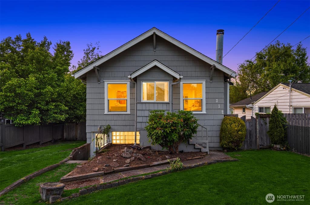 Photo of 312 NW 88th Street, Seattle, WA 98117 (MLS # 2559901)