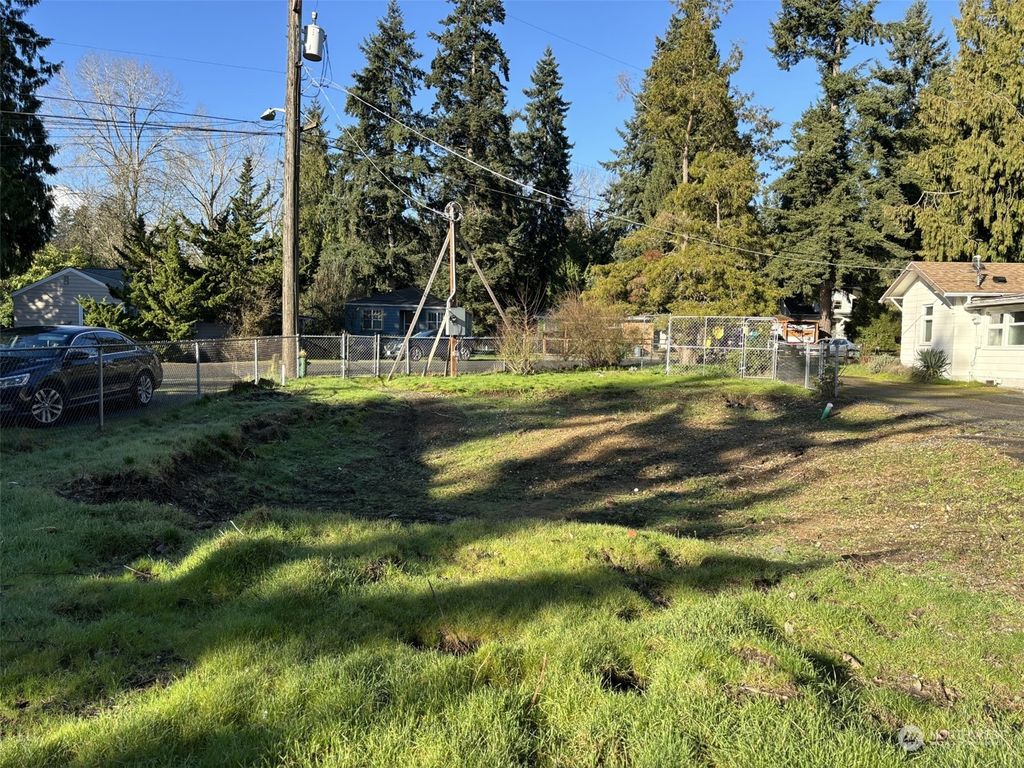 Photo of 12036 Hiram Place NE, Seattle, WA 98125 (MLS # 2202000)