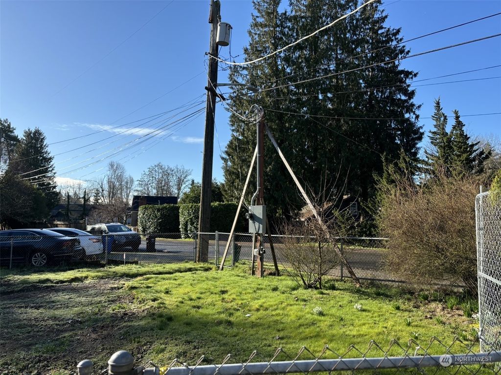 Photo of 12036 Hiram Place NE, Seattle, WA 98125 (MLS # 2202000)