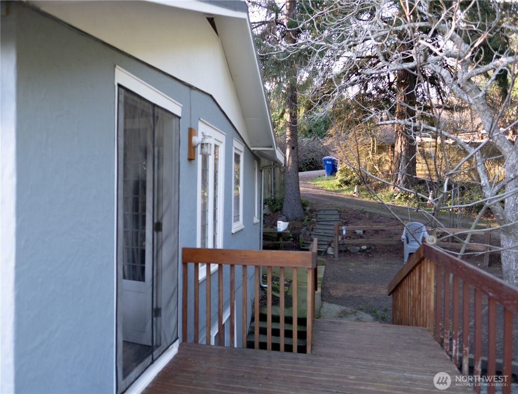 Photo of 24310 47th Avenue SW, Vashon, WA 98070 (MLS # 2477592)