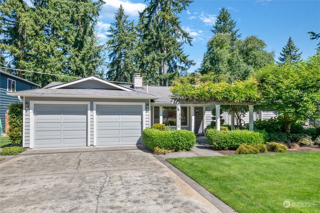 Photo of 13316 NE 73rd Street, Redmond, WA 98052 (MLS # 2153468)