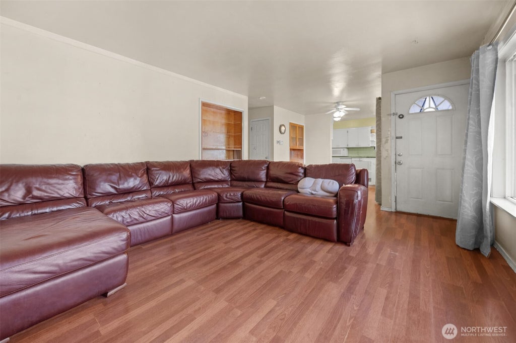 Photo of 1516 Rainier Avenue, Everett, WA 98201 (MLS # 2576865)