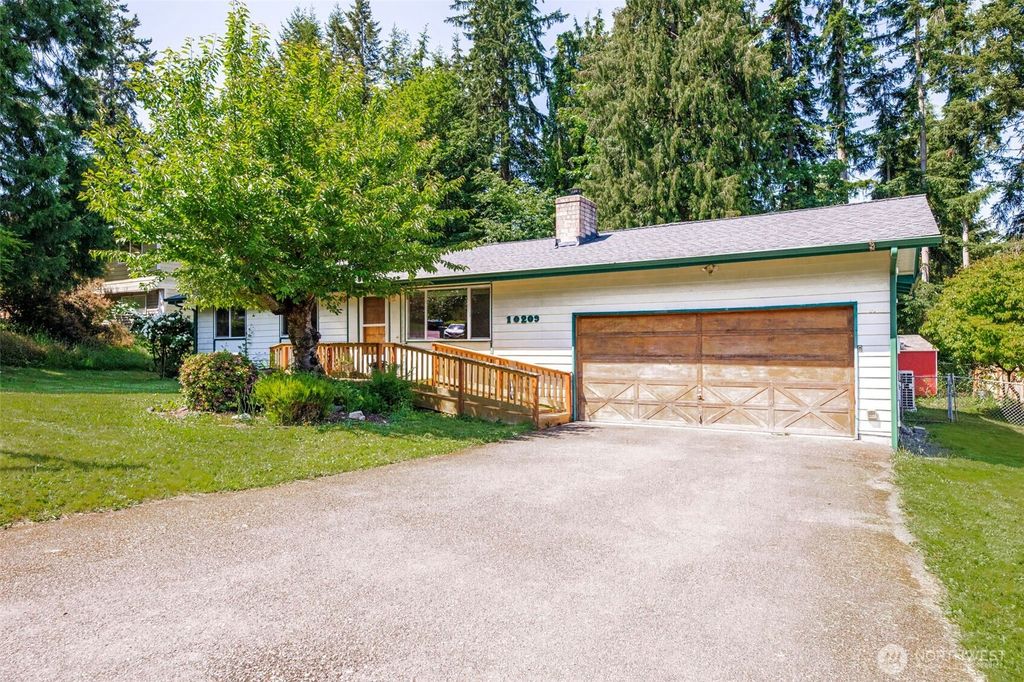 Photo of 10209 38th Place SE, Lake Stevens, WA 98258 (MLS # 2386876)