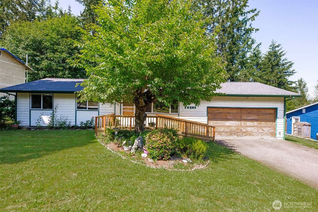 Photo of 10209 38th Place SE, Lake Stevens, WA 98258 (MLS # 2386876)