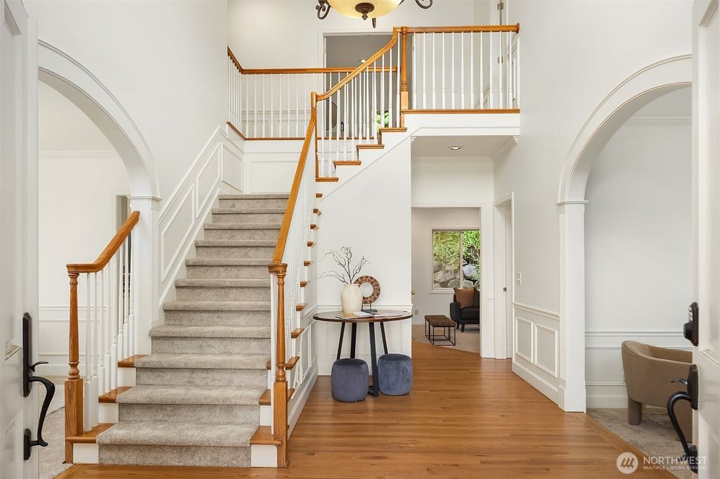 Photo of 5677 193rd Place SE, Issaquah, WA 98027 (MLS # 2516416)