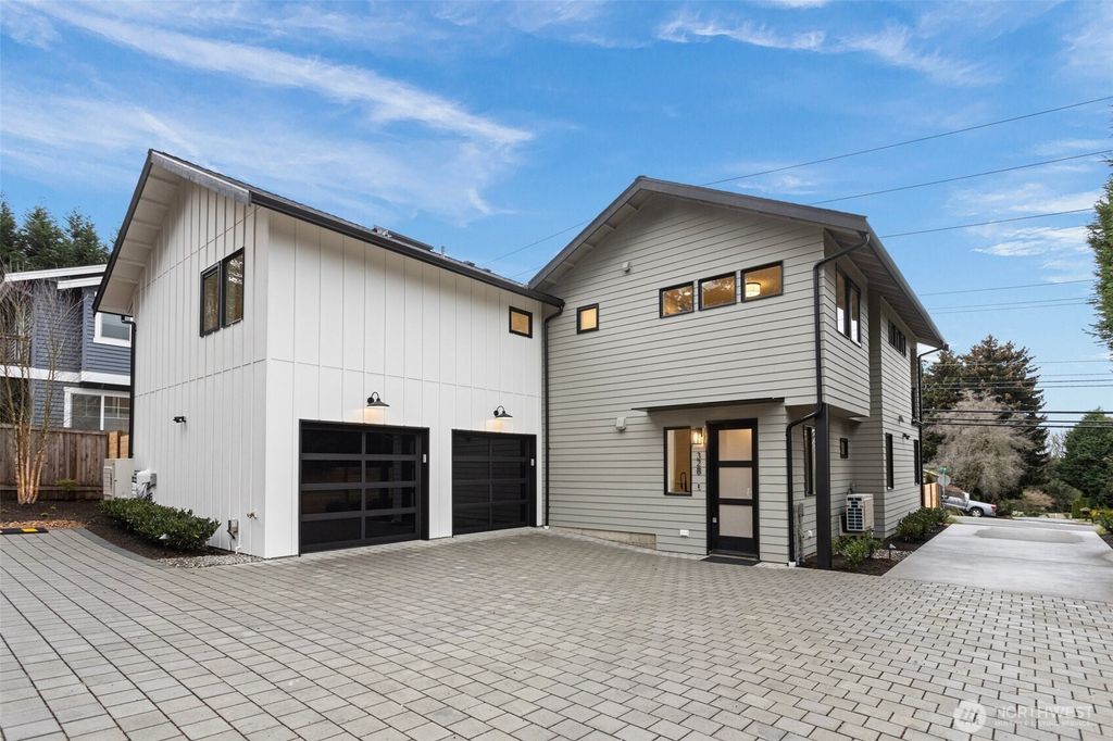 Photo of 32 6th Street S #B, Kirkland, WA 98033 (MLS # 2374623)