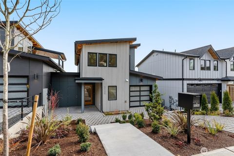 Photo of 6038 50th Avenue NE #B, Seattle, WA 98115 (MLS # 2471811)