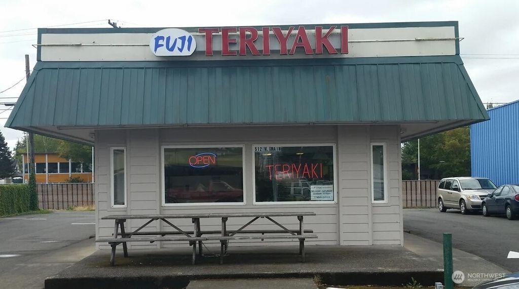 Photo of 512 W Main Street, Centralia, WA 98531 (MLS # 2471015)