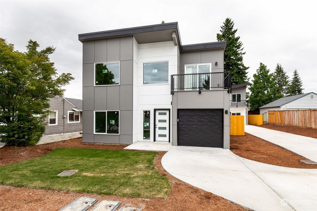 Photo of 1417 SW 148th Street #1, Burien, WA 98166 (MLS # 2036075)