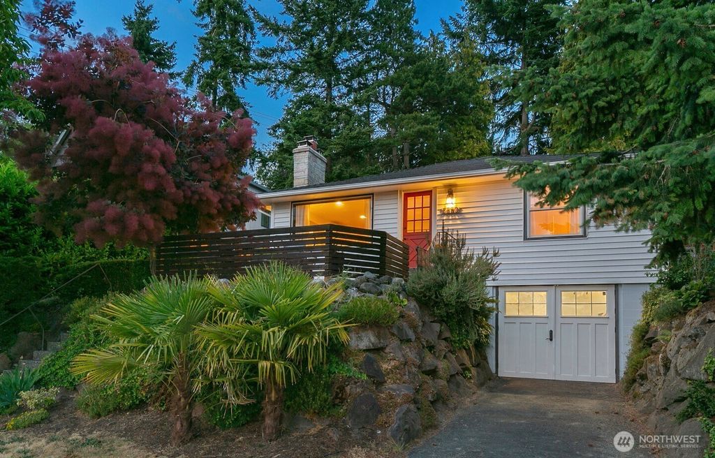 Photo of 3250 31st Avenue W, Seattle, WA 98199 (MLS # 2395478)