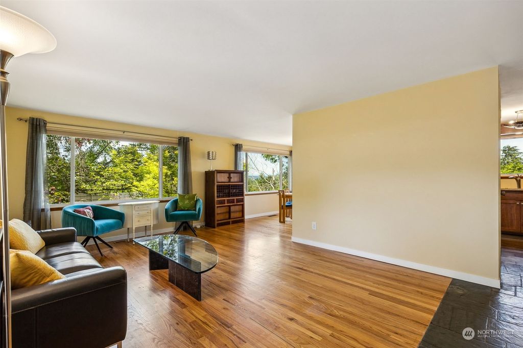 Photo of 424 SW Normandy Road, Normandy Park, WA 98166 (MLS # 2235543)