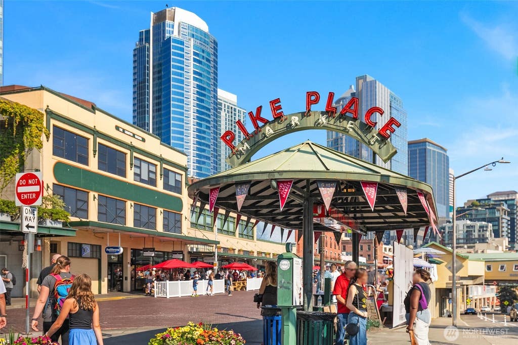 Photo of 1521 2nd Avenue #1404, Seattle, WA 98101 (MLS # 2546427)