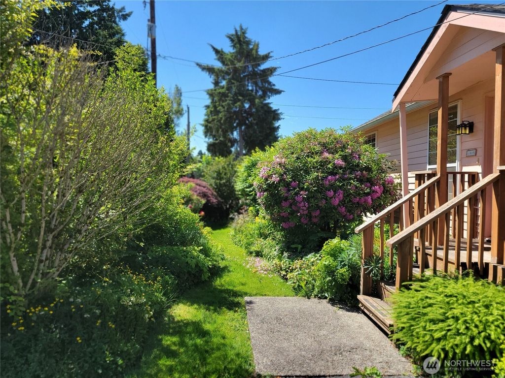 Photo of 11835 44th Avenue S, Tukwila, WA 98178 (MLS # 2386903)