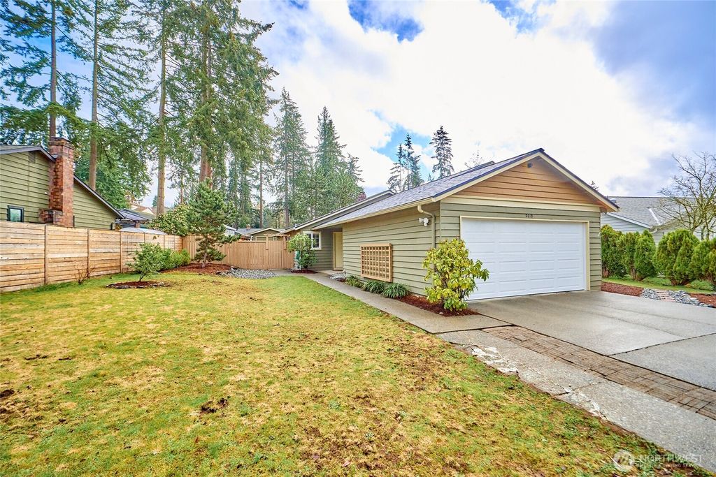 Photo of 2615 NE 23rd Place, Renton, WA 98056 (MLS # 2340148)