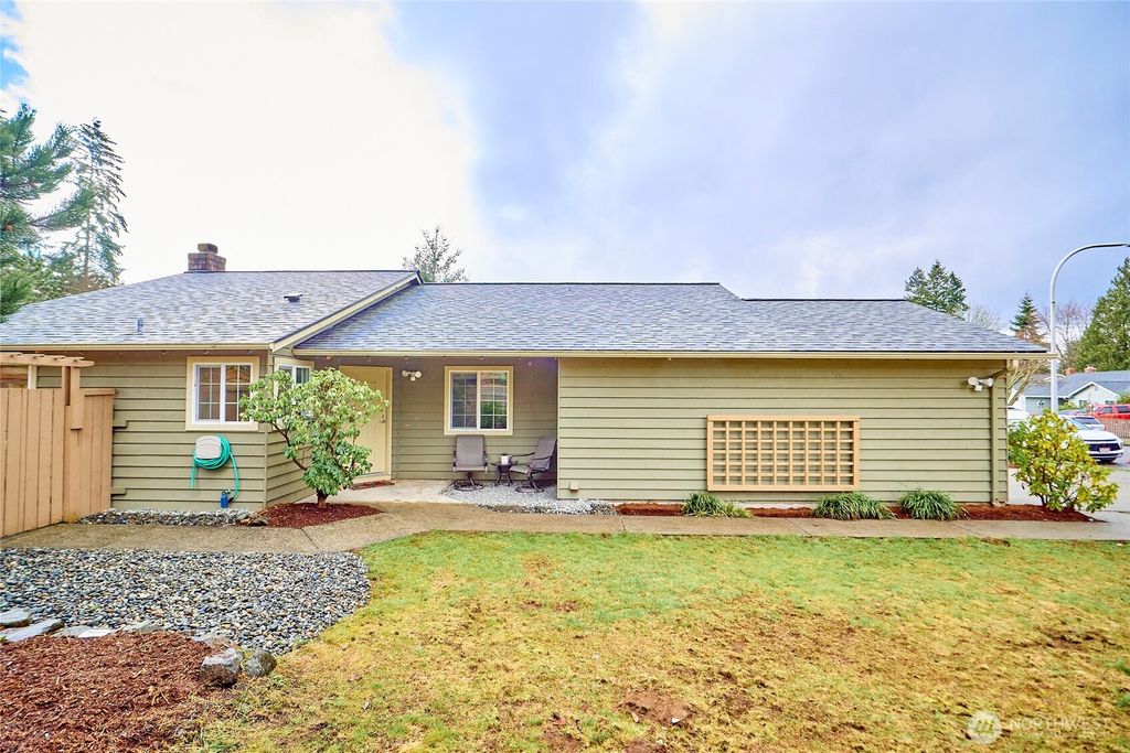 Photo of 2615 NE 23rd Place, Renton, WA 98056 (MLS # 2340148)