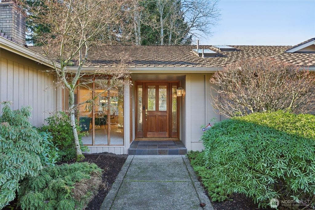 Photo of 16535 147th Avenue SE, Renton, WA 98058 (MLS # 2469342)