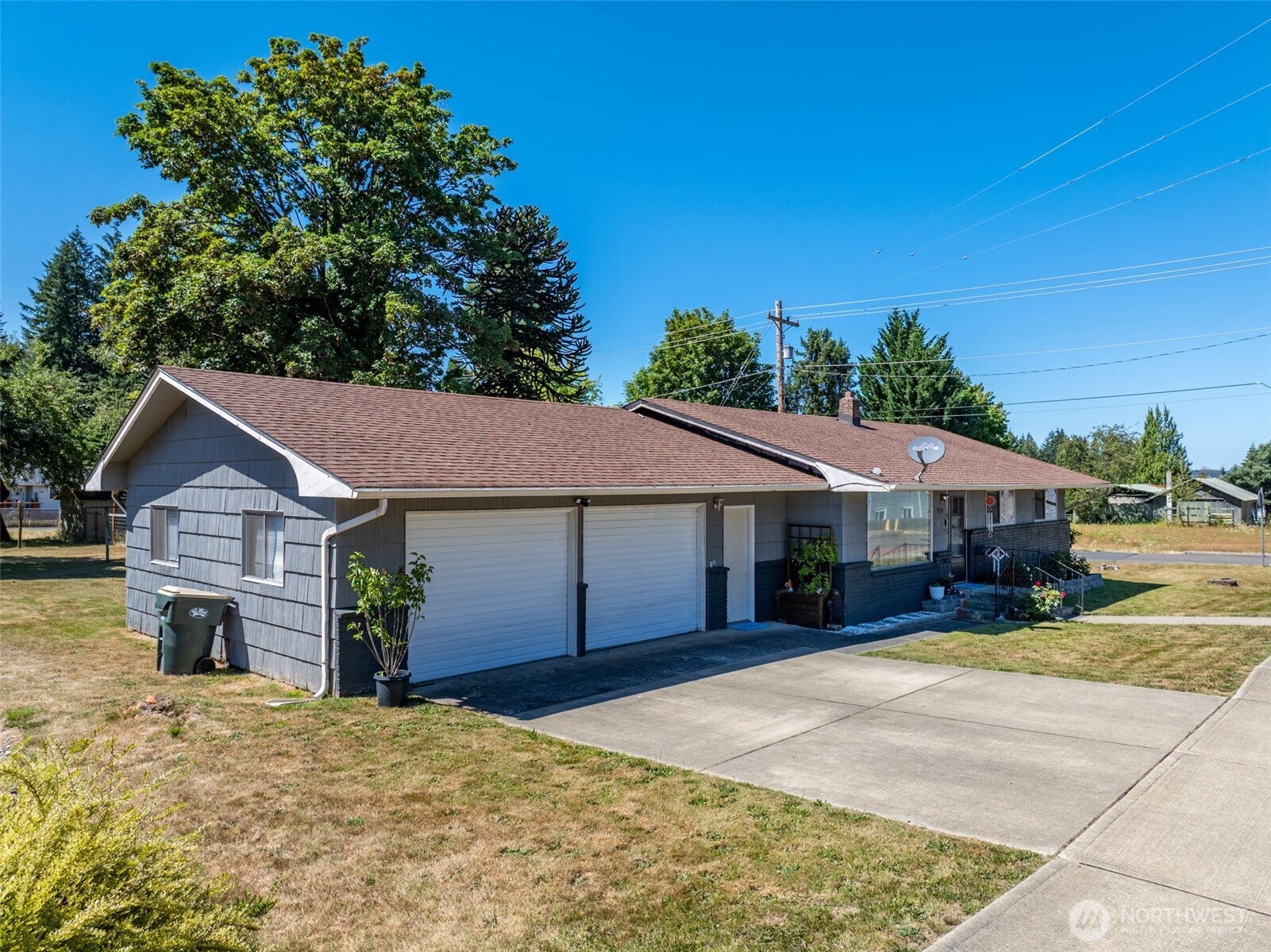 719 2nd Ave NE