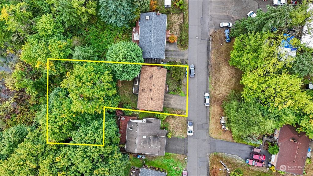 Photo of 1737 Lake Avenue S, Renton, WA 98055 (MLS # 2166899)