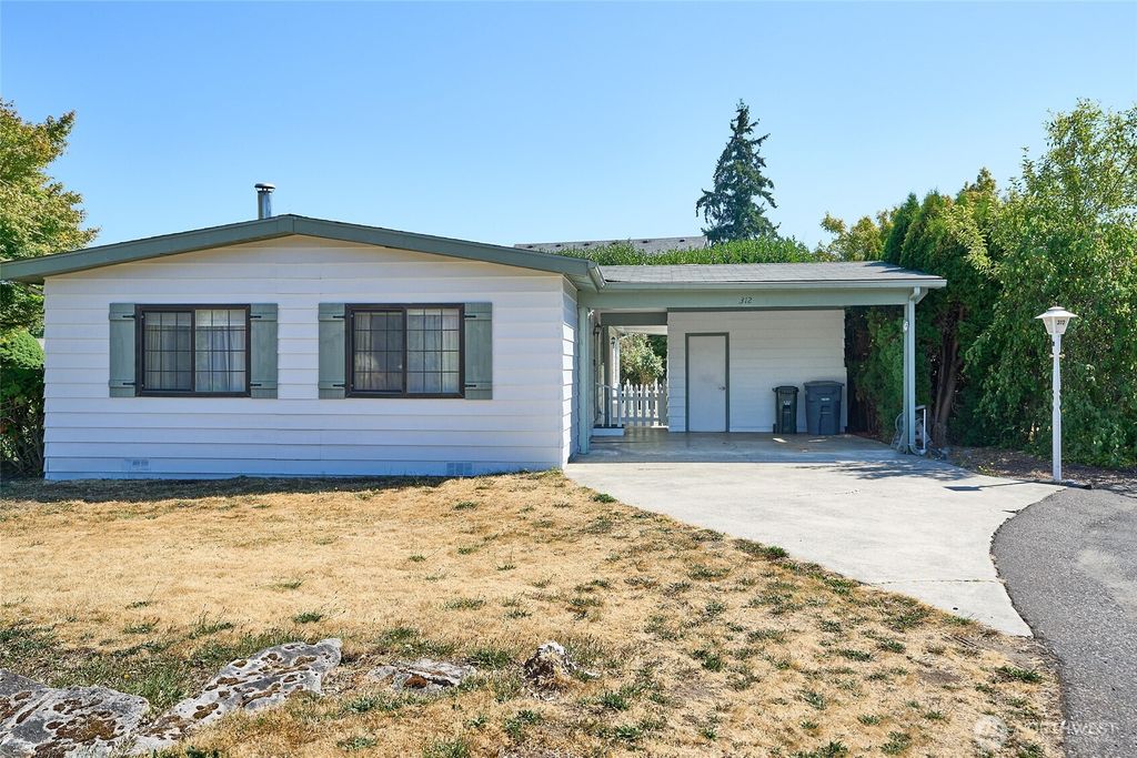 Photo of 2500 Alder St St #312, Milton, WA 98354 (MLS # 2420686)