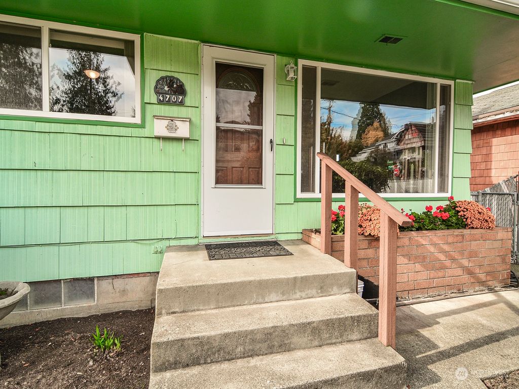 Photo of 4707 47th Avenue SW, Seattle, WA 98116 (MLS # 2179384)