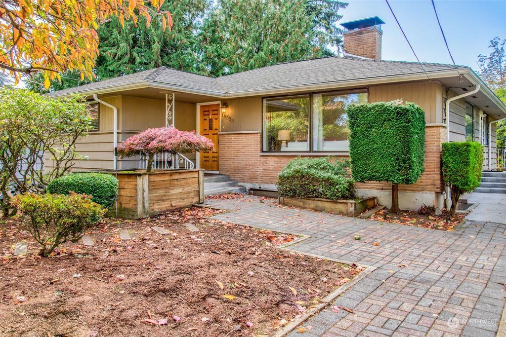 Photo of 18533 Meridian Avenue N, Shoreline, WA 98133 (MLS # 2305092)