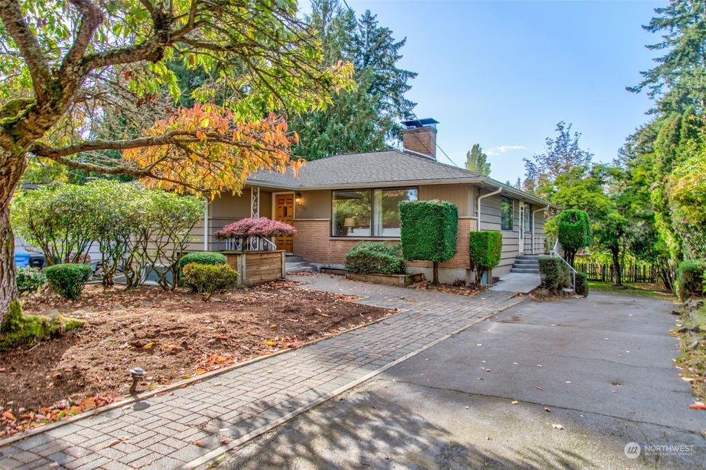 Photo of 18533 Meridian Avenue N, Shoreline, WA 98133 (MLS # 2305092)