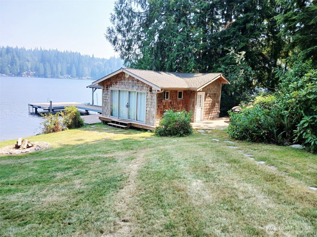 Photo of 425 W Shore Loop Road, Snohomish, WA 98290 (MLS # 2574184)