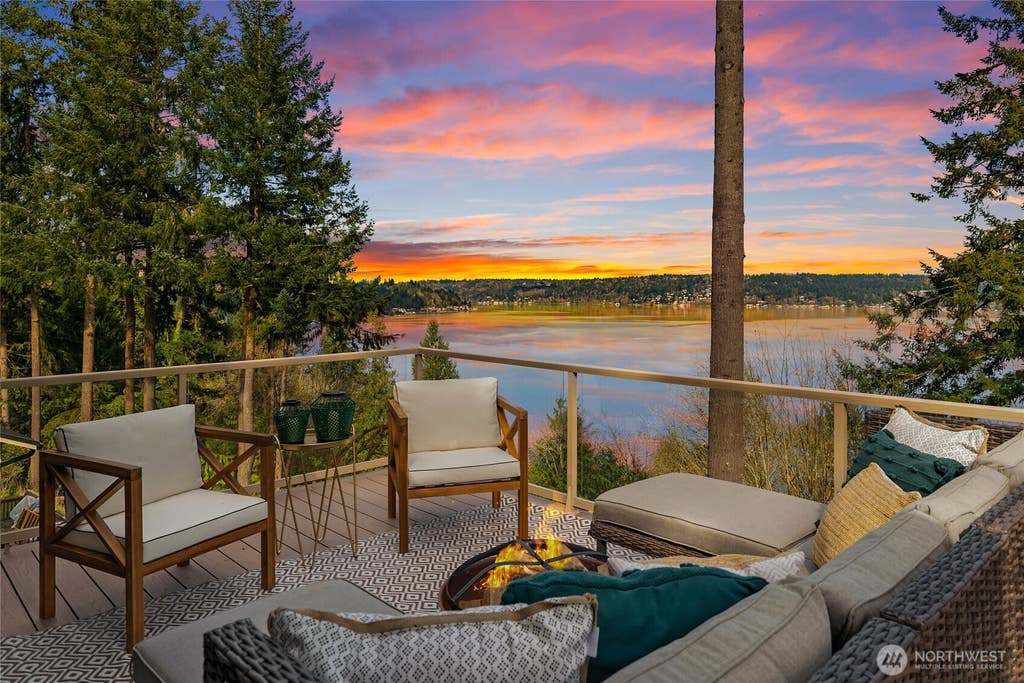 Photo of 936 170th Place SE, Bellevue, WA 98008 (MLS # 2562910)