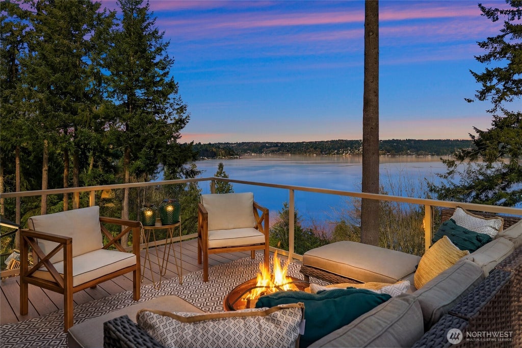 Photo of 936 170th Place SE, Bellevue, WA 98008 (MLS # 2562910)