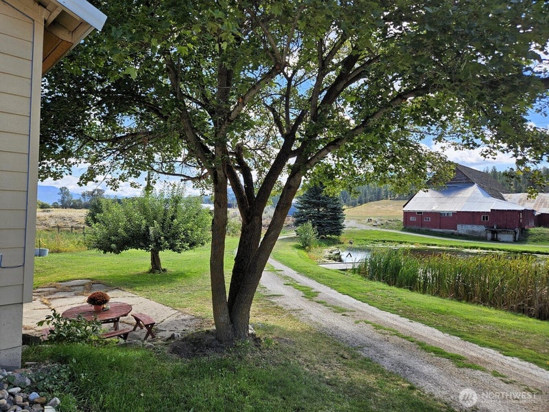 1723 W Blue Creek Road