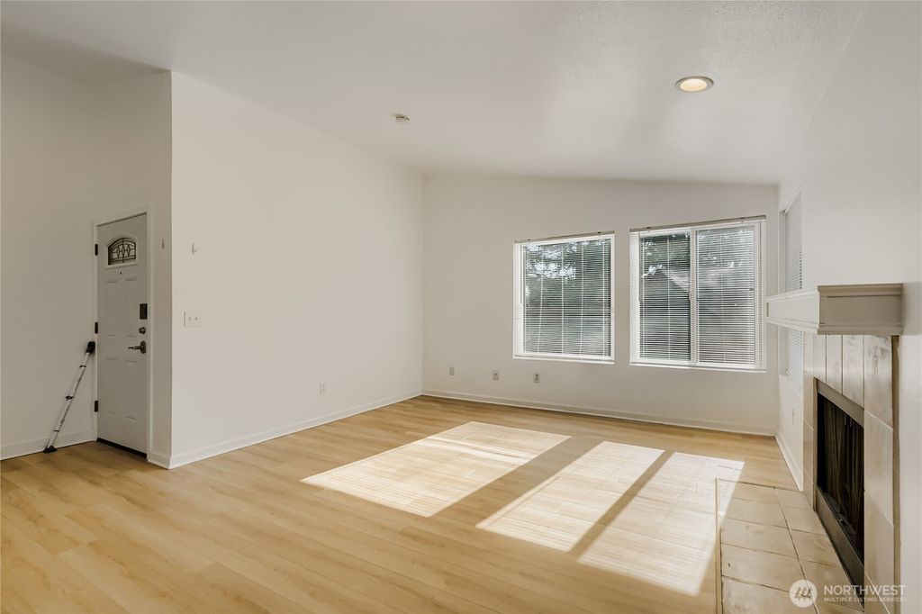 Photo of 26221 116th Avenue SE #F301, Kent, WA 98030 (MLS # 2500490)