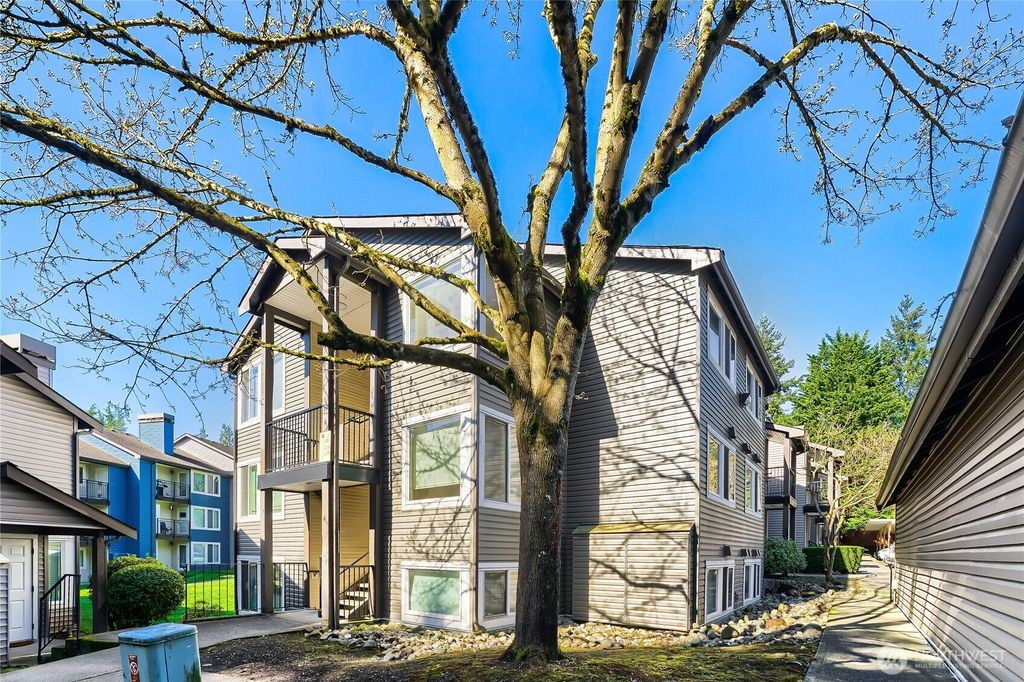 Photo of 26221 116th Avenue SE #F301, Kent, WA 98030 (MLS # 2500490)