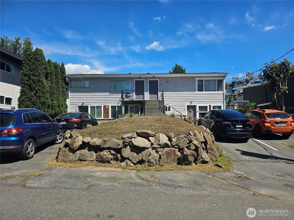 Photo of 912 Glennwood Avenue NE, Renton, WA 98056 (MLS # 2526238)