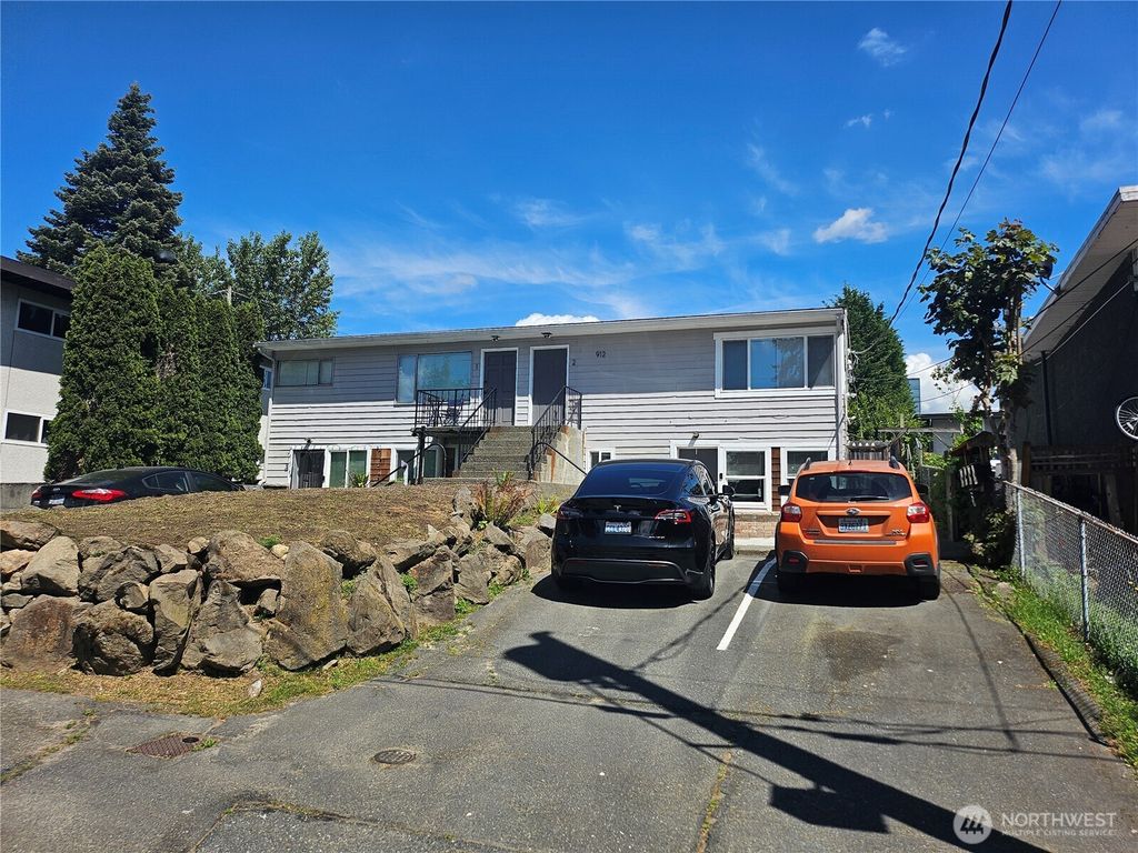 Photo of 912 Glennwood Avenue NE, Renton, WA 98056 (MLS # 2526238)