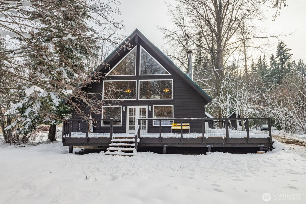 Photo of 201 Pine Glen Drive, Easton, WA 98925 (MLS # 2464286)