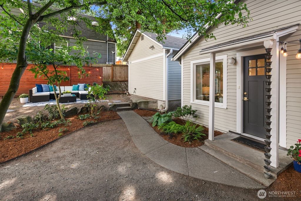 Photo of 10315 Stone Avenue N, Seattle, WA 98133 (MLS # 2368796)