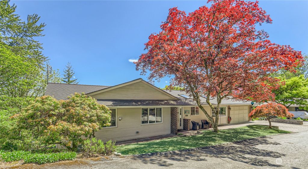 Photo of 5507 NE 190th Street, Kenmore, WA 98028 (MLS # 2066156)