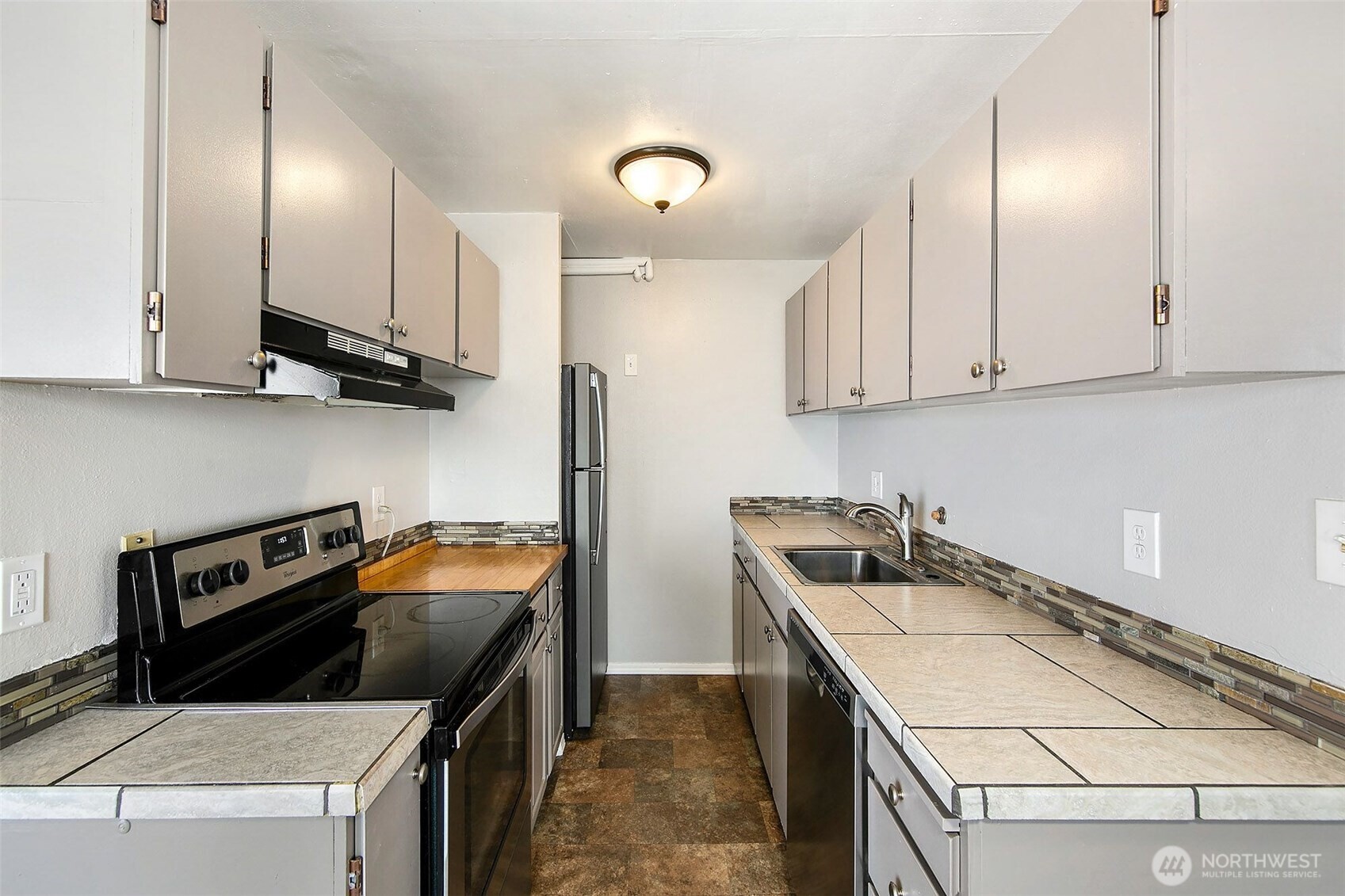 733 Lake Street S 305