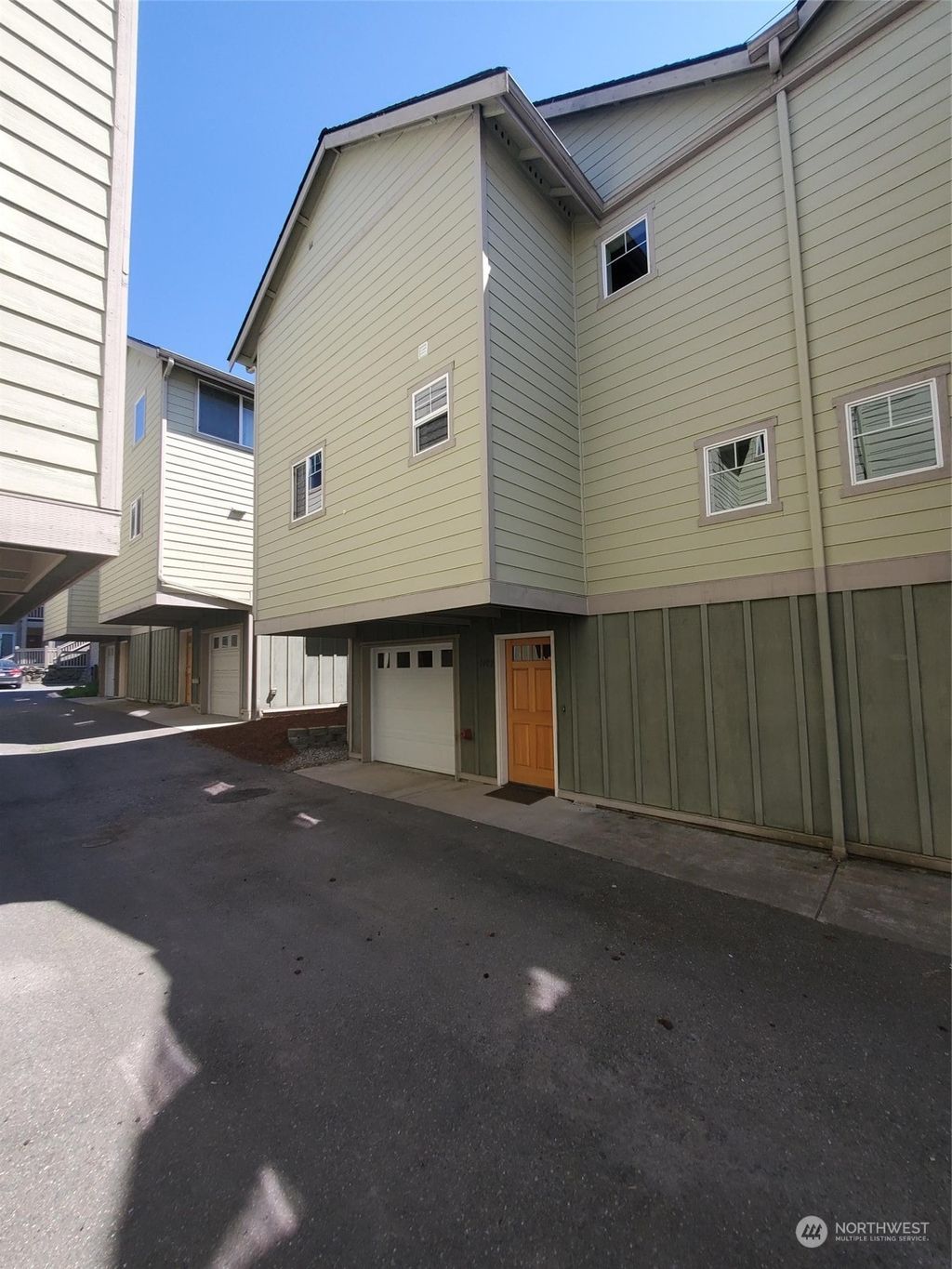 Photo of 1402 N Northgate Way, Seattle, WA 98133 (MLS # 2070957)